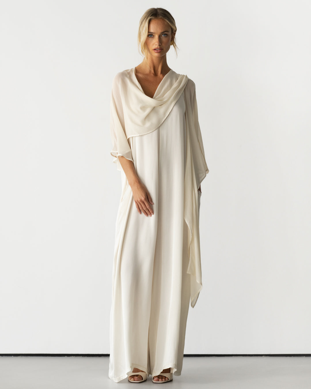 Brienne Lightweight Cape | Cream