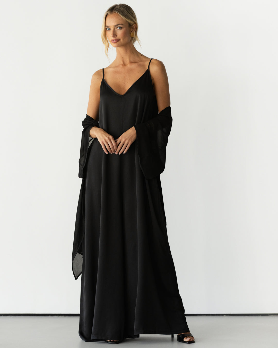 Brienne Lightweight Cape | Black