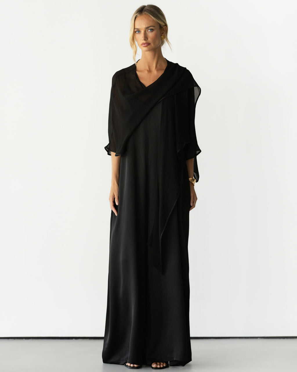 Brienne Lightweight Cape | Black