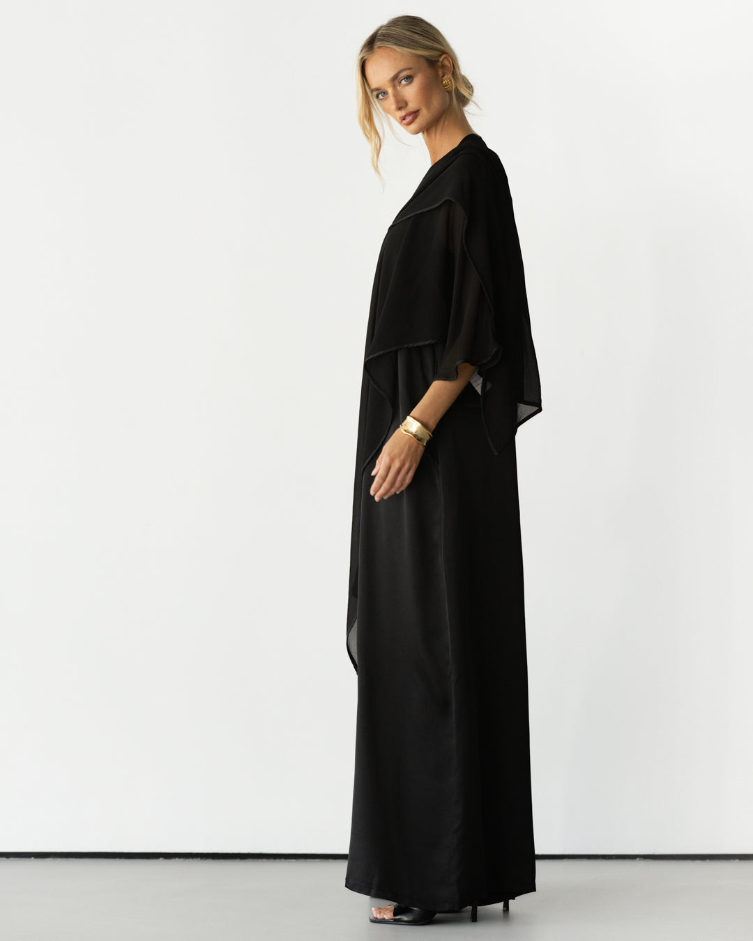 Brienne Lightweight Cape | Black