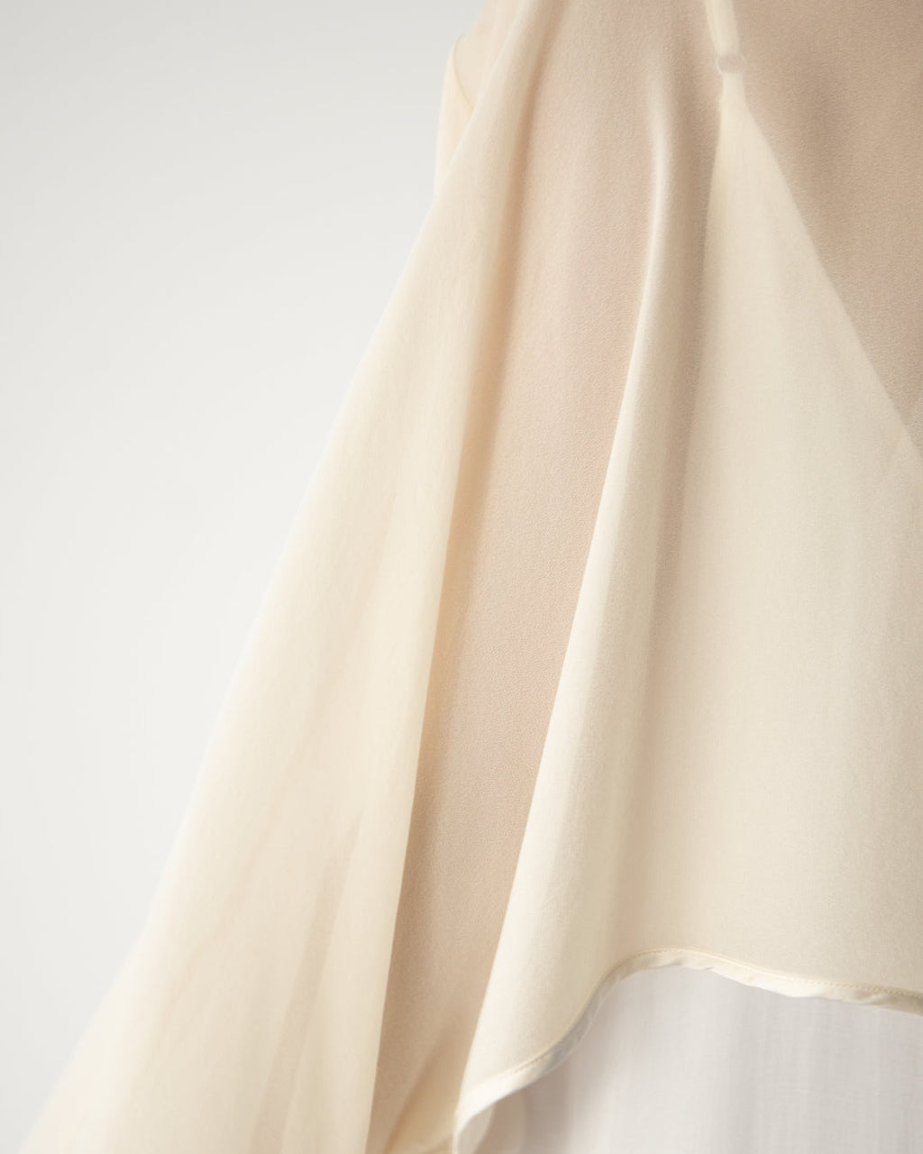 Brienne Lightweight Cape | Cream