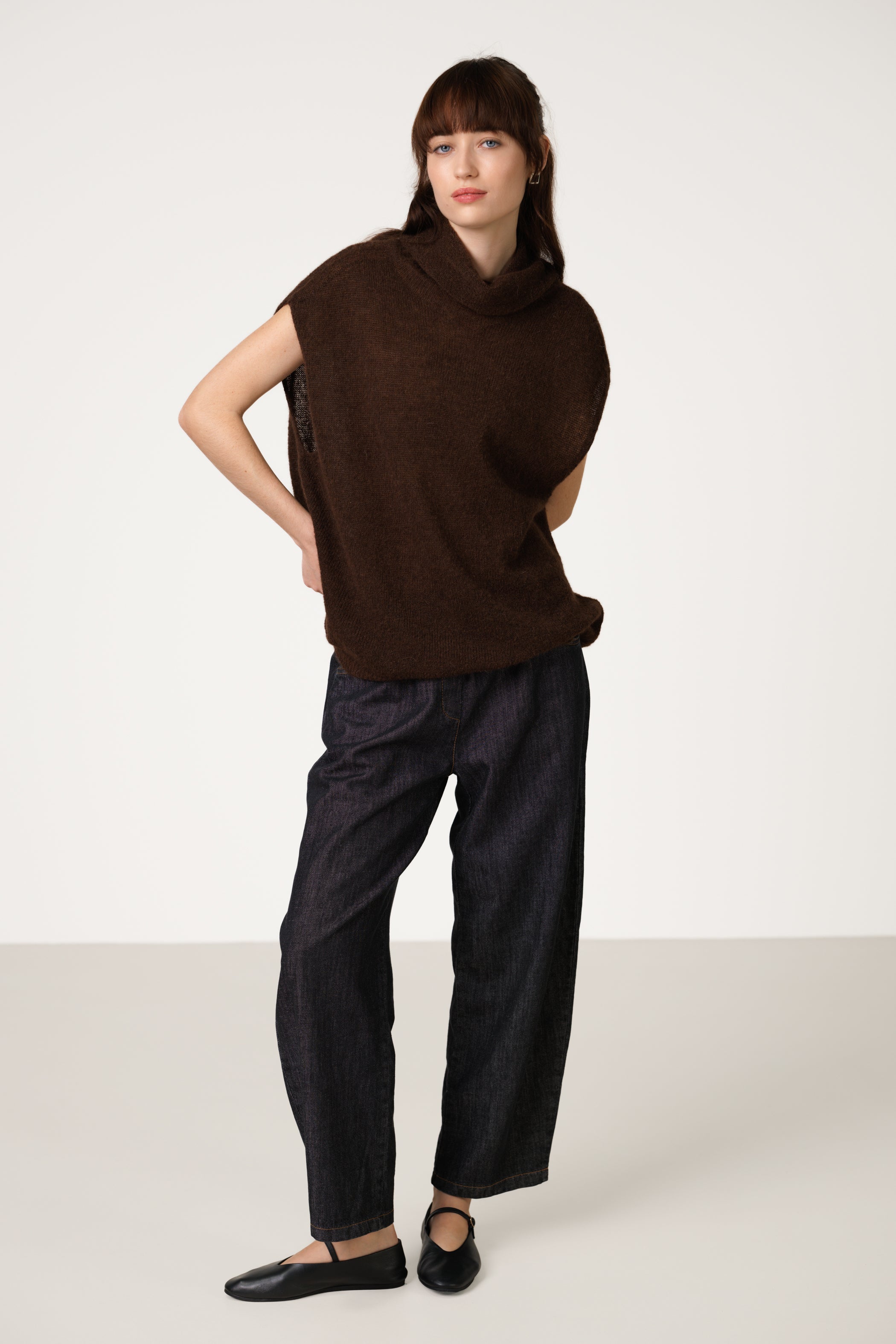 Nyx Sleeveless Turtleneck | Espresso Brown | Alpaca-Wool Blend