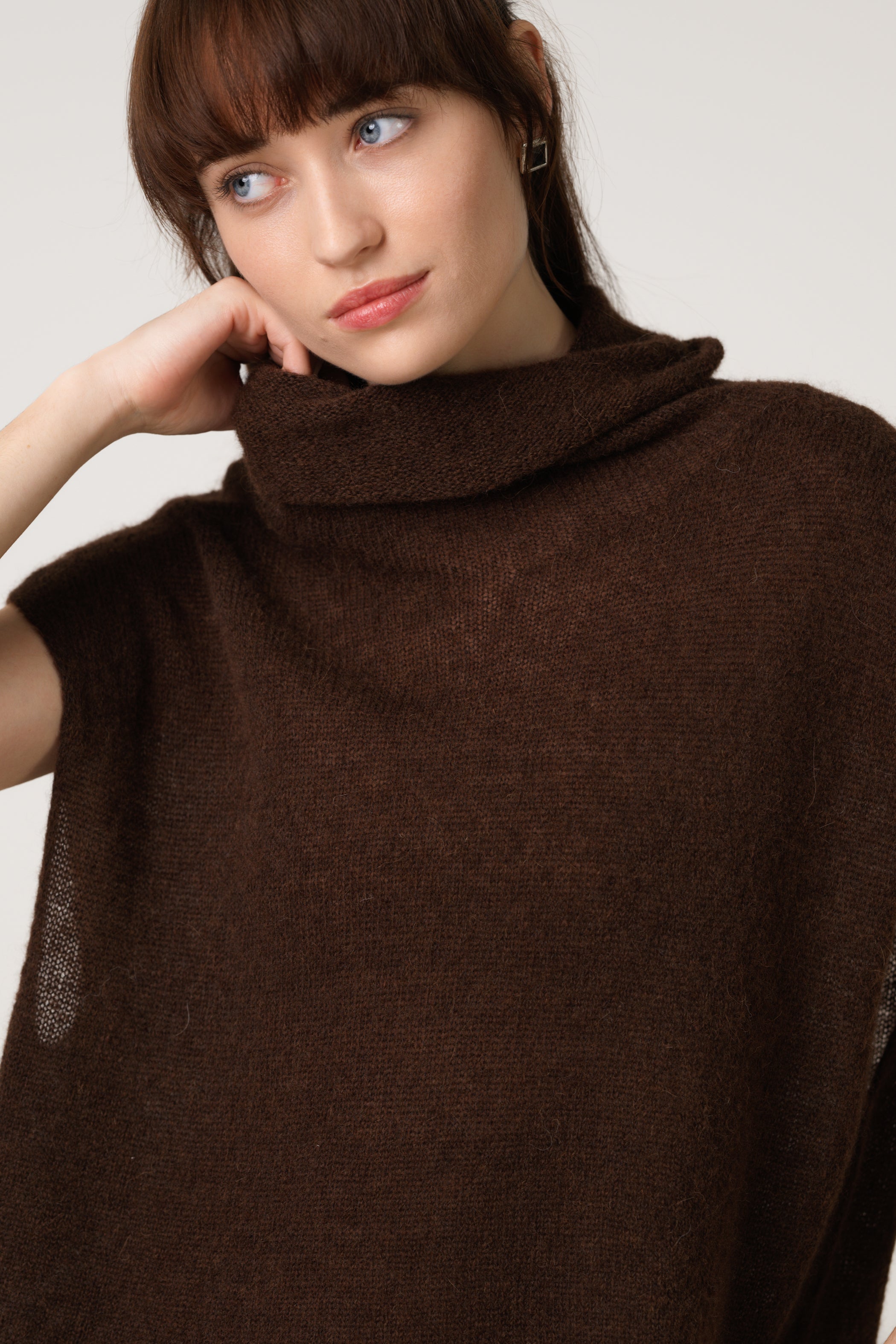 Nyx Sleeveless Turtleneck | Espresso Brown | Alpaca-Wool Blend