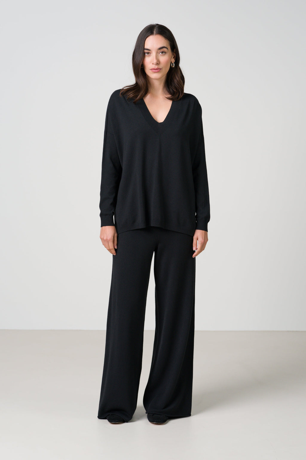 Layla V Neck Sweater | Black | Fine Knit