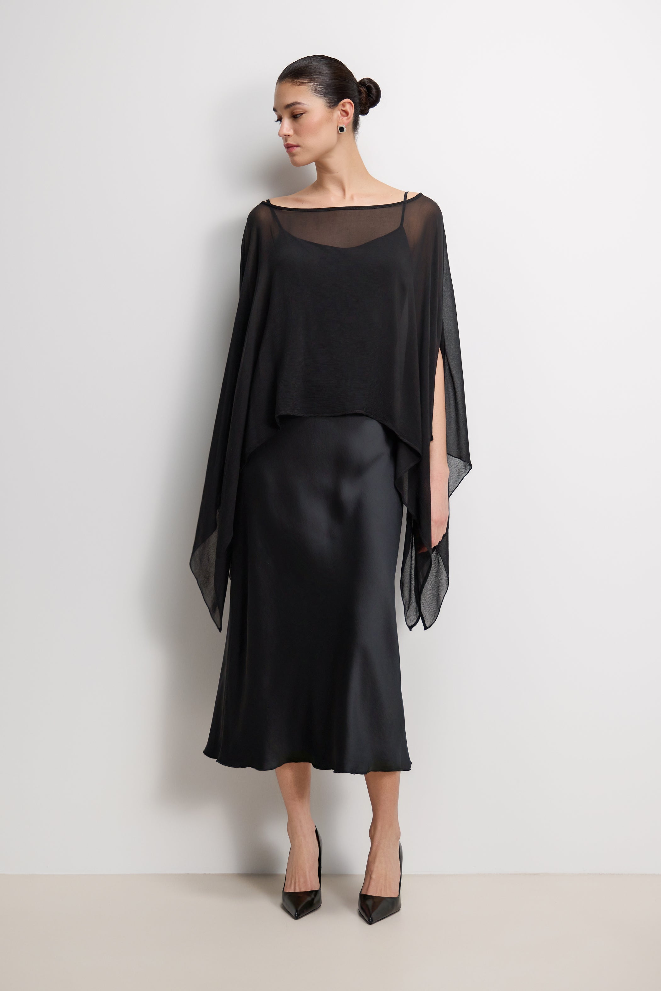 Emberly Lightweight Poncho | Black