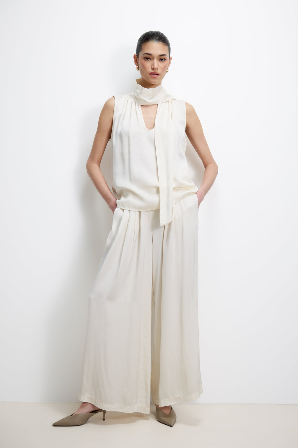 Lyanne Bow Neck Tie Blouse | Ivory