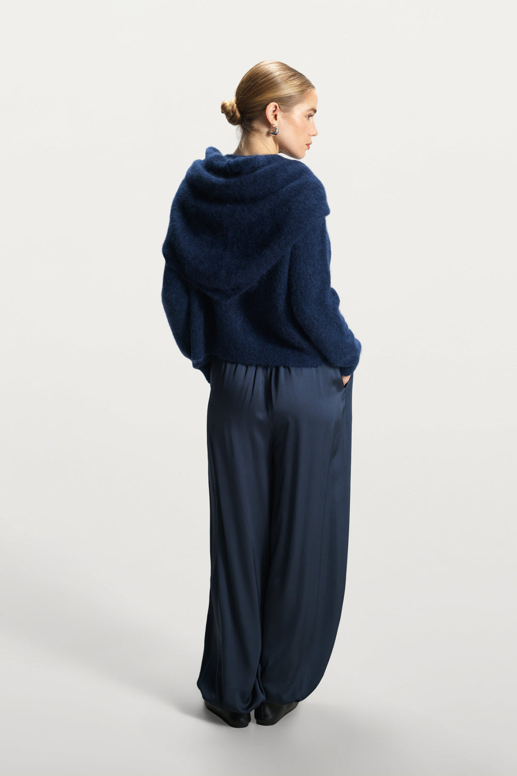 Evie Triangle Maxi Scarf | Navy | Alpaca-Wool Blend